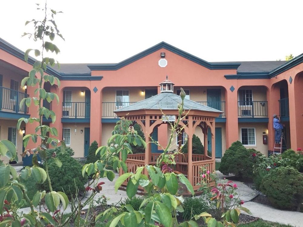 Bay Side Inn & Suites Aberdeen Exterior photo