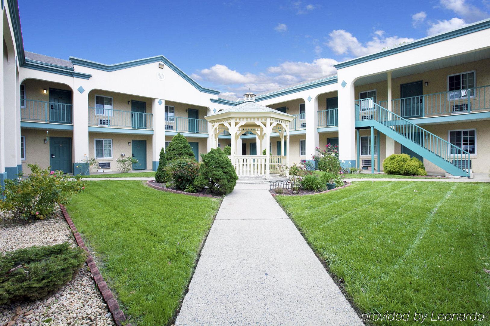 Bay Side Inn & Suites Aberdeen Exterior photo